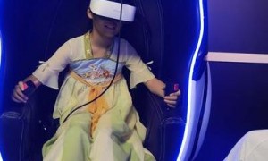 还记得首次戴VR头显的震撼吗？2025年硬件进化与应用前景揭秘