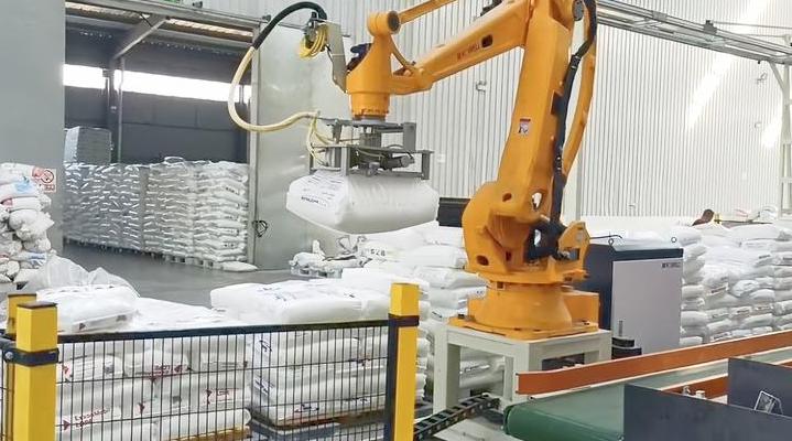 当代码遇见机械臂：探寻工业自动化背后的代码力量与商业奇迹