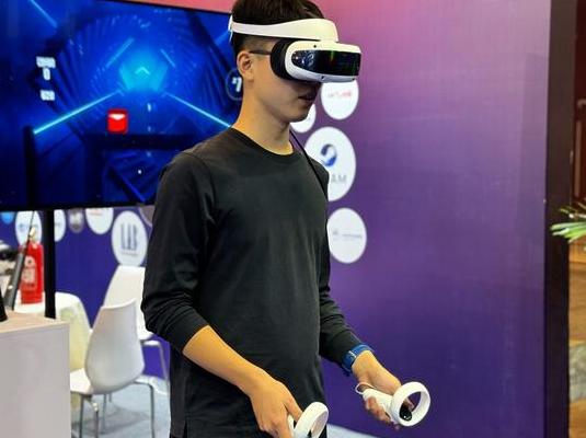2025年大朋VR头盔E7发布，看视网膜级显示技术如何革新VR体验