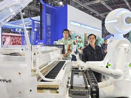 2025年已来！能弹钢琴的机器人从实验室走进音乐厅啦