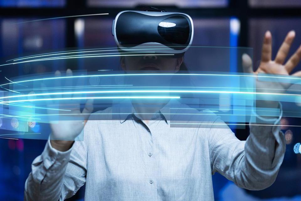2025年AR虚拟现实发布会：开启人机交互新纪元及技术突破
